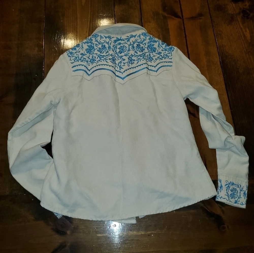 Western Rodeo Cowgirl Button-Down Long-Sleeve Shirt - Small - Picture 9 of 11